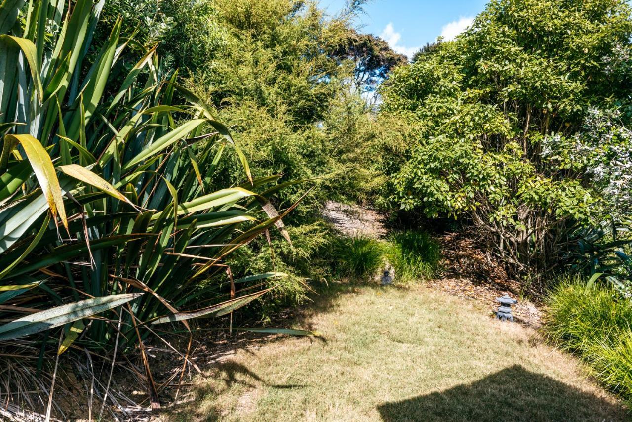 Treetop Retreat - Onetangi Holiday Home Exterior photo